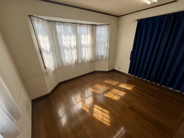 4LDK Used House for Sale in Hirakata, Osaka - 110.07 sqm - Thumbnail 4