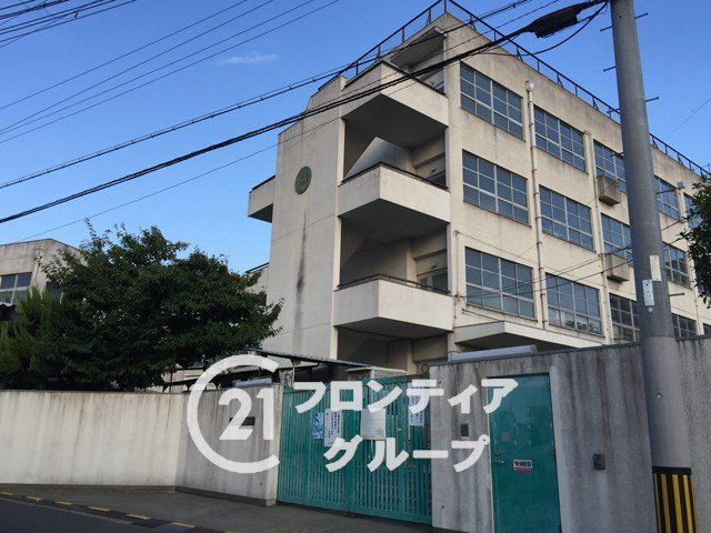 Modern 4LDK House in Higashiosaka, Osaka - Near Station & Schools - Thumbnail 2