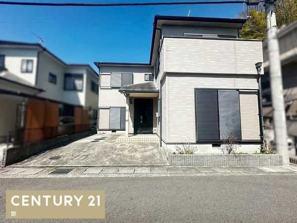 4LDK Detached House in Iwade City, Wakayama for 9.9 Million Yen - Thumbnail 3