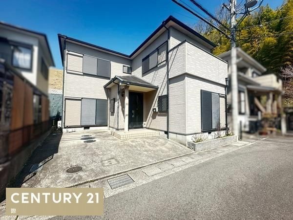 4LDK Detached House in Iwade City, Wakayama for 9.9 Million Yen - Thumbnail 2