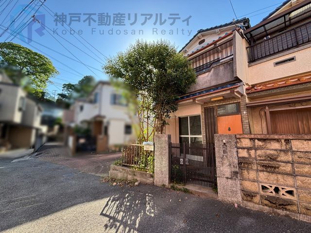 Detached House for Sale near Tarumi Station, Kobe - Thumbnail 2
