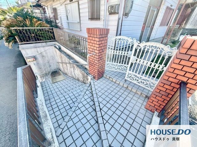 Spacious 4DK House with Large Garden in Kumatori, Osaka - Thumbnail 2