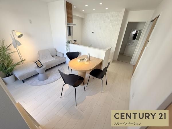 Renovated 4LDK Family House for Sale in Osaka Taisho Ward - Thumbnail 3