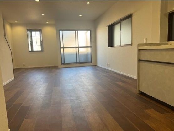 Renovated 4LDK Family House near Komagawa Nakano Station, Osaka - Thumbnail 3