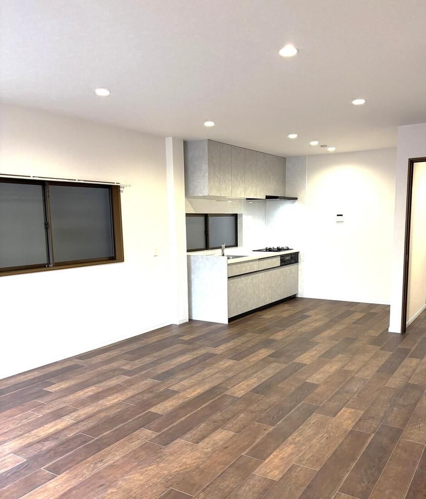 Renovated 4LDK Family House near Komagawa Nakano Station, Osaka - Thumbnail 2