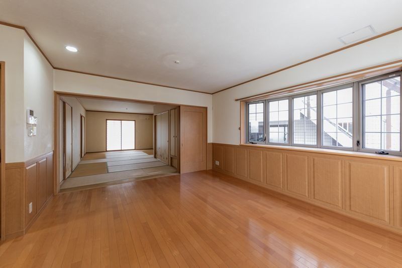 4SLDK All-Electric House in Toyonaka, Osaka - Thumbnail 2