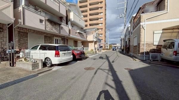 4LDK Detached House for Sale in Higashiosaka, Osaka - Thumbnail 2