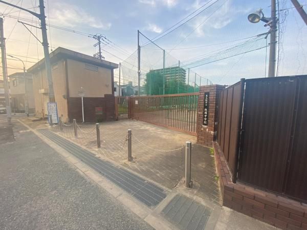 4LDK Detached House for Sale in Higashiosaka, Osaka - Thumbnail 3
