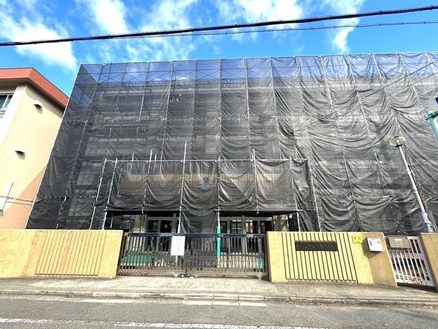 5LDK Detached House for Sale in Wakayama City, Near Higashi-Matsue Station - Thumbnail 3