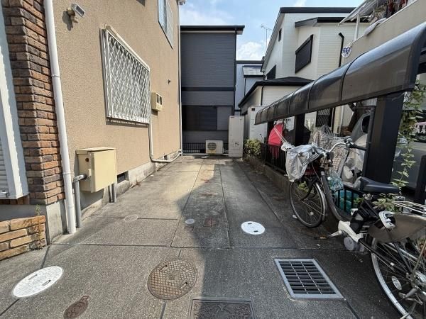 4LDK Corner Lot House with Solar Panels for Sale in Izumi, Osaka - Thumbnail 3