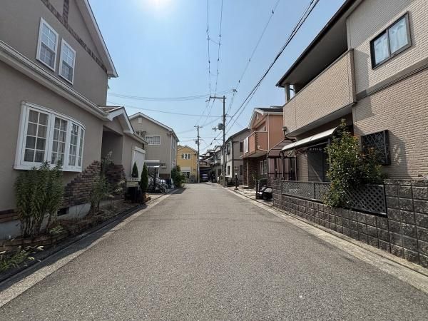 4LDK Corner Lot House with Solar Panels for Sale in Izumi, Osaka - Thumbnail 2