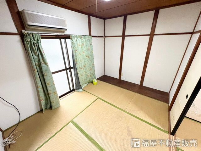 6DK Wooden House for Sale in Osaka's Nishiyodogawa Ward - Thumbnail 2