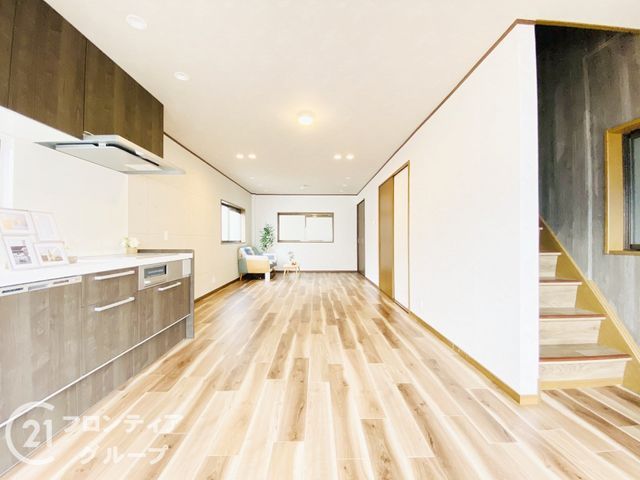4LDK Steel-Frame House for Sale in Higashiyodogawa-ku, Osaka - Thumbnail 3