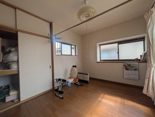 4LDK Used House for Sale in Ikaruga-cho, Nara - 96.32 sqm - Thumbnail 3