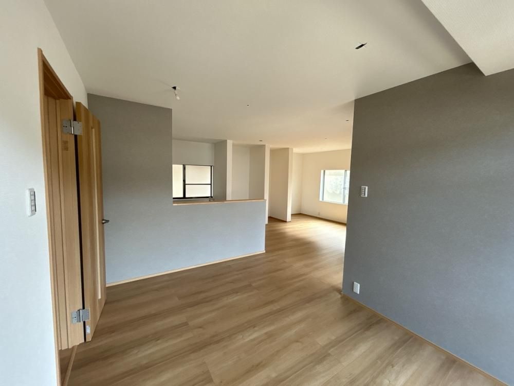 Renovated 4LDK House in Kanazawa, Ishikawa | 2249万 Yen - Thumbnail 3