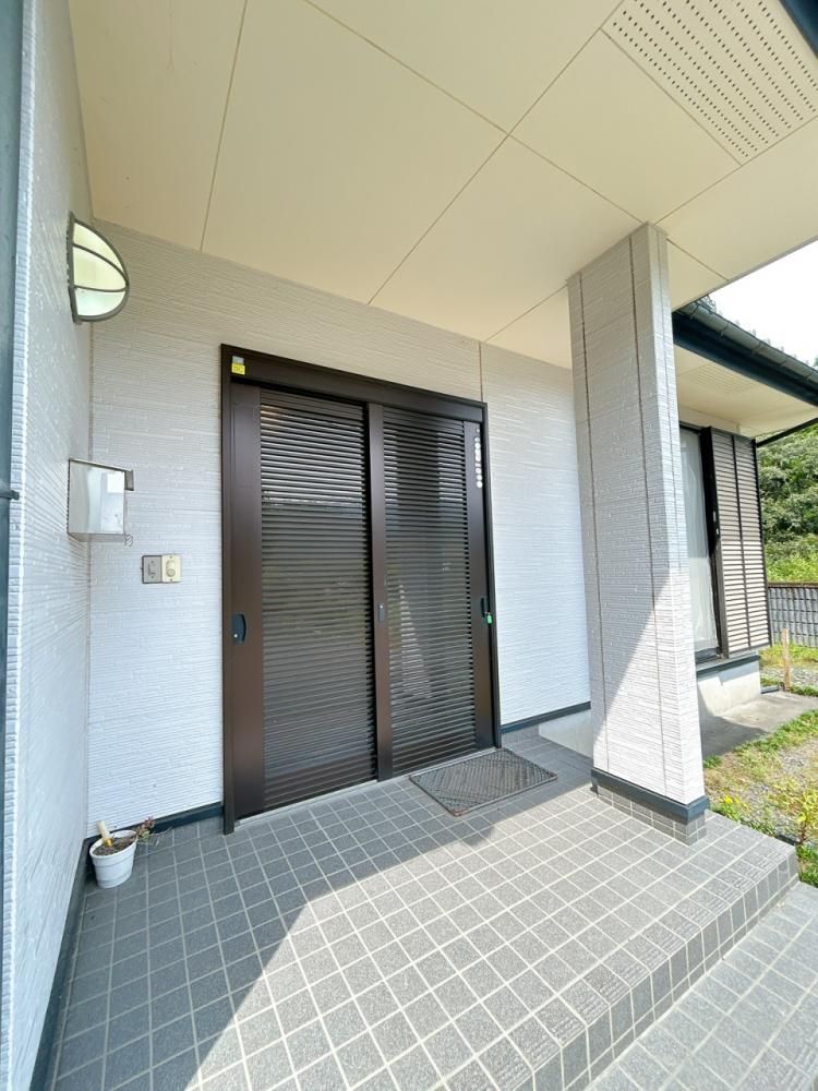 Spacious 4DK House on Large Plot in Kimotsuki, Kagoshima - Thumbnail 3