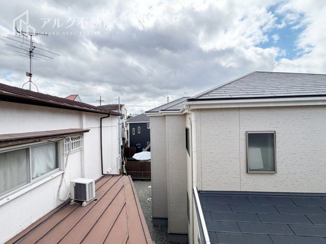 4LDK Detached House for Sale in Itami City, Hyogo - Thumbnail 2