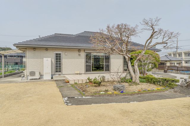 7SLDK Single-Story House on 1209 sqm Land near Shimamoto Station - Thumbnail 3