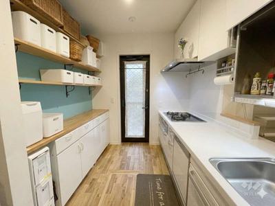 3LDK House for Sale in Suita, Osaka – 99.36 sqm, 2016 Build — Kitchen, Suita, Osaka