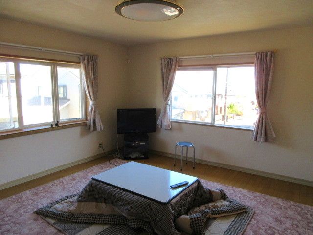 2LDK House for Sale in Nachikatsuura, Wakayama - Thumbnail 2