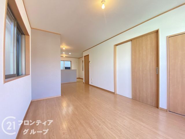 3LDK Family Home for Sale in Neyagawa City, Osaka - Thumbnail 3