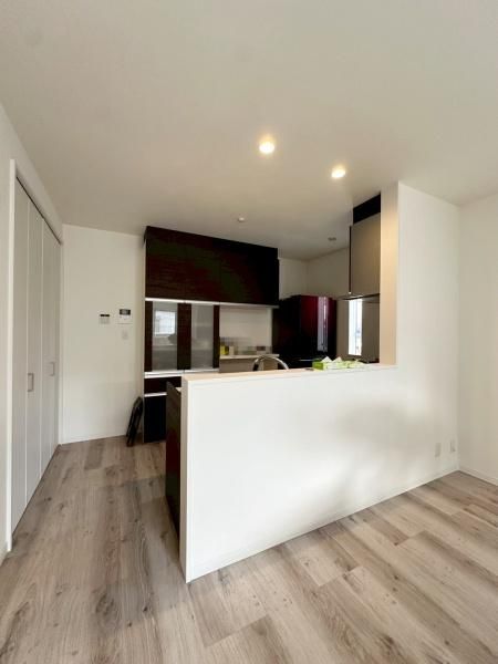 2021 Mixed-Use Building with Shop & 2SLDK in Kadoma, Osaka - Thumbnail 4