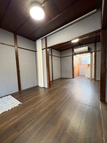 Renovated 2LDK Terrace House for Sale near Kitahanada Station, Sakai - Thumbnail 2