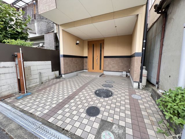 3DK Detached House with Attic Storage near Ando Station, Kashiwara - Image 1