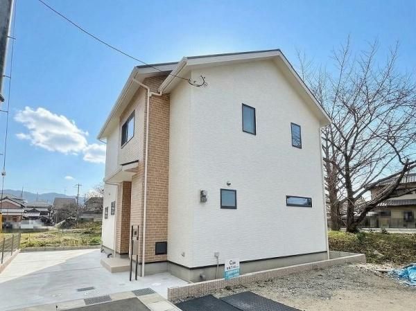 New 3LDK House for Sale in Tenri, Nara - Walk to Station - Thumbnail 2