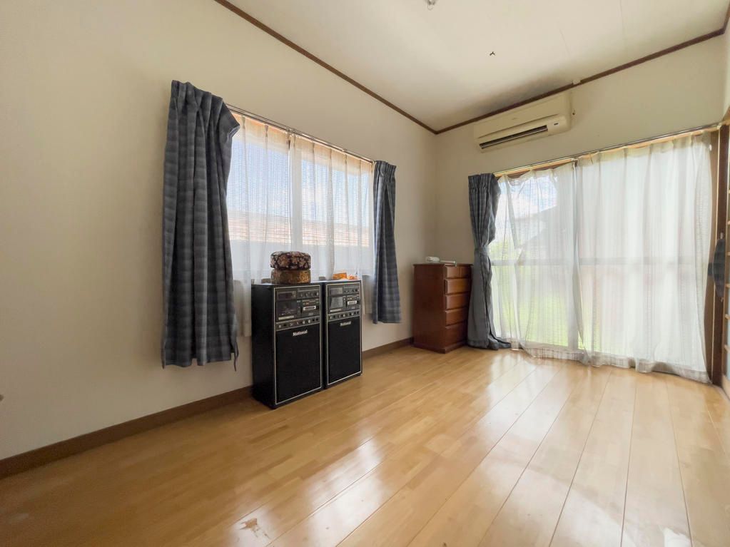 1968 Single-Story House with Large Land and Farm in Oita City - Thumbnail 2