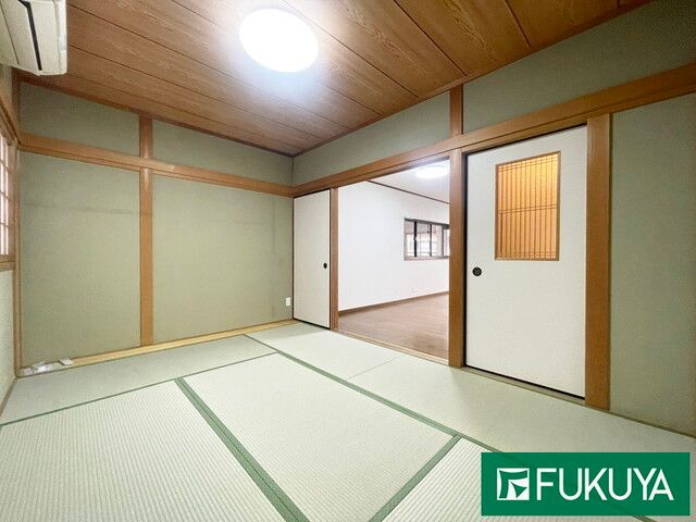 Renovated 4LDK House for Sale in Hirakata, Osaka - Thumbnail 3