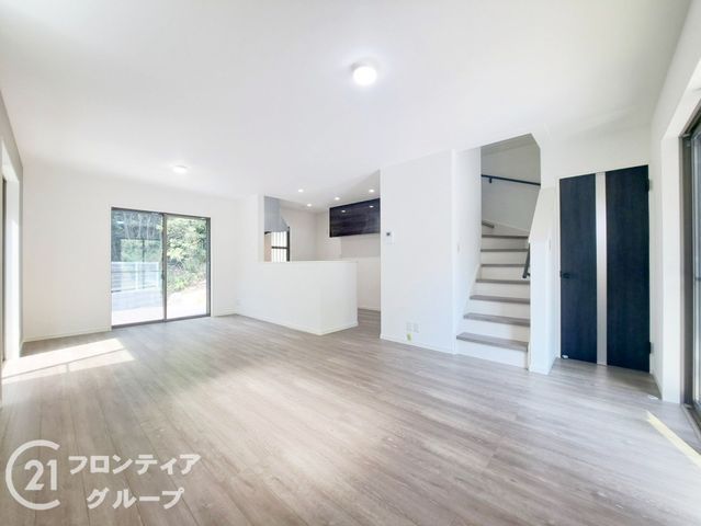 New 4LDK House with Solar & Ene-Farm in Higashi-Osaka - Thumbnail 3