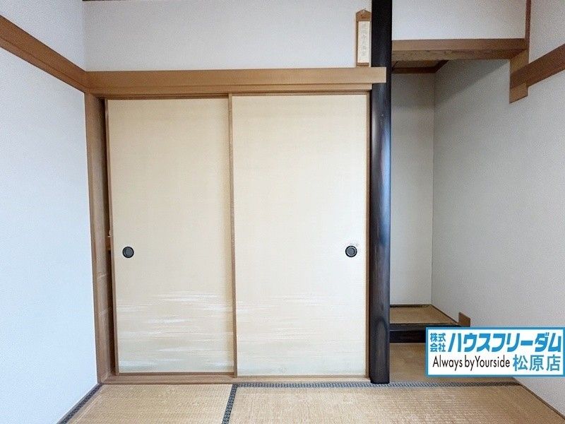 5DK Wooden House for Sale in Matsubara, Osaka - Thumbnail 3