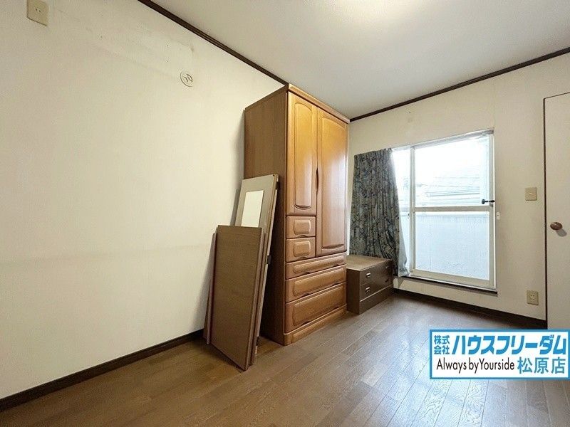 5DK Wooden House for Sale in Matsubara, Osaka - Thumbnail 4