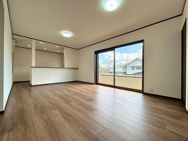 5SLDK 161m² Renovated House in Ikoma City, Nara - Image 1
