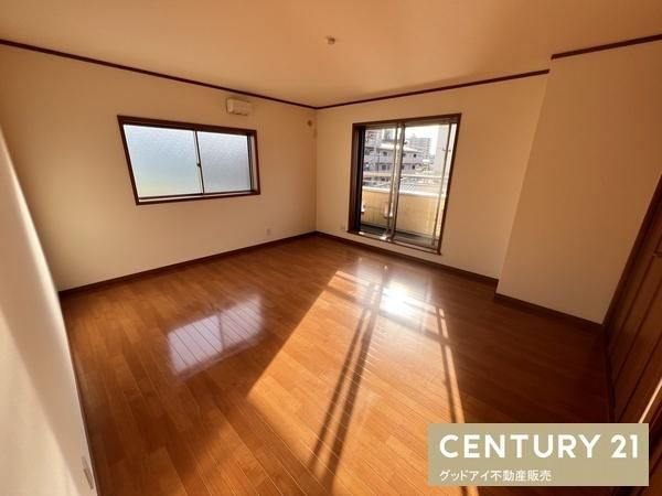 4LDK Detached House for Sale in Tsurumi Ward, Osaka - Thumbnail 4