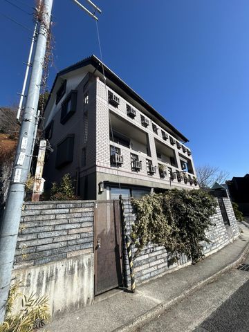 6SLDK House with Views near Okamoto Station, Kobe - Image 1