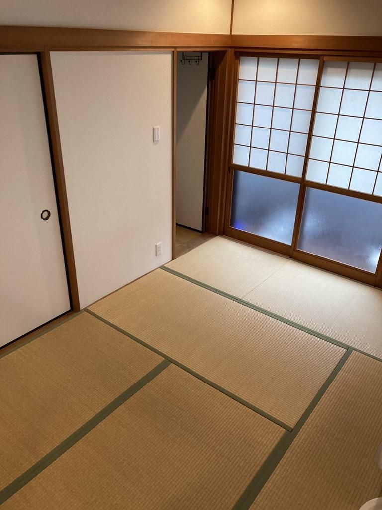 Renovated 5LDK Energy-Efficient House for Sale in Kobe's Seireidai - Thumbnail 2