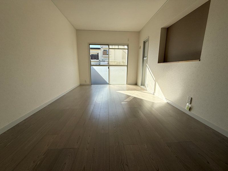Renovated 3LDK Terrace House for Sale in Ibaraki, Osaka - Thumbnail 4