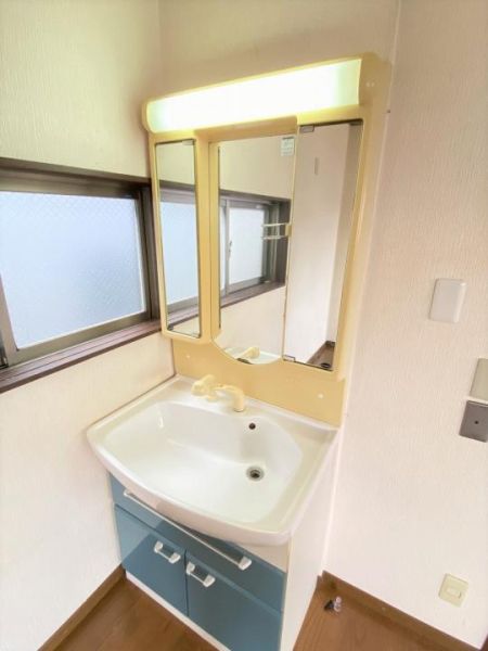 2LDK Steel-Frame House for Sale in Kobe Nagata, Near Shin-Nagata Station - Thumbnail 4