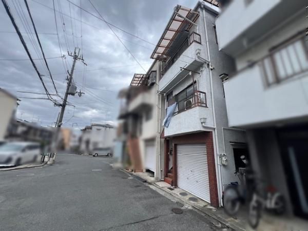 5DK Steel-Frame House for Sale in Neyagawa, Osaka - Image 1
