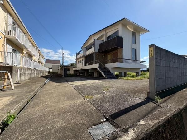 4DK House for Sale in Iwade City with 811 sqm Land - Thumbnail 4