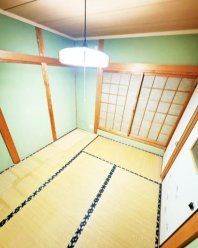 2LDK Used Detached House in Matsubara, Osaka for Sale - Thumbnail 2