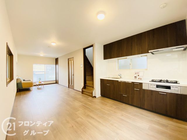 4LDK Detached House for Sale in Kadoma, Osaka - Thumbnail 3