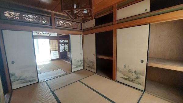 5SLDK Used House in Wakayama City Near Miyamae Station - Thumbnail 3