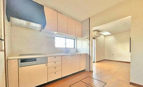 3LDK Used House for Sale in Matsubara, Osaka - Thumbnail 2