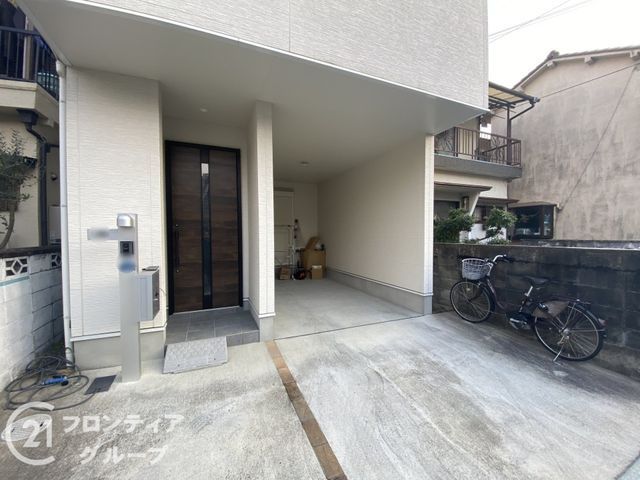Modern 4LDK Family House in Katano, Osaka | Near Kawachi-Iwafune Station - Thumbnail 4