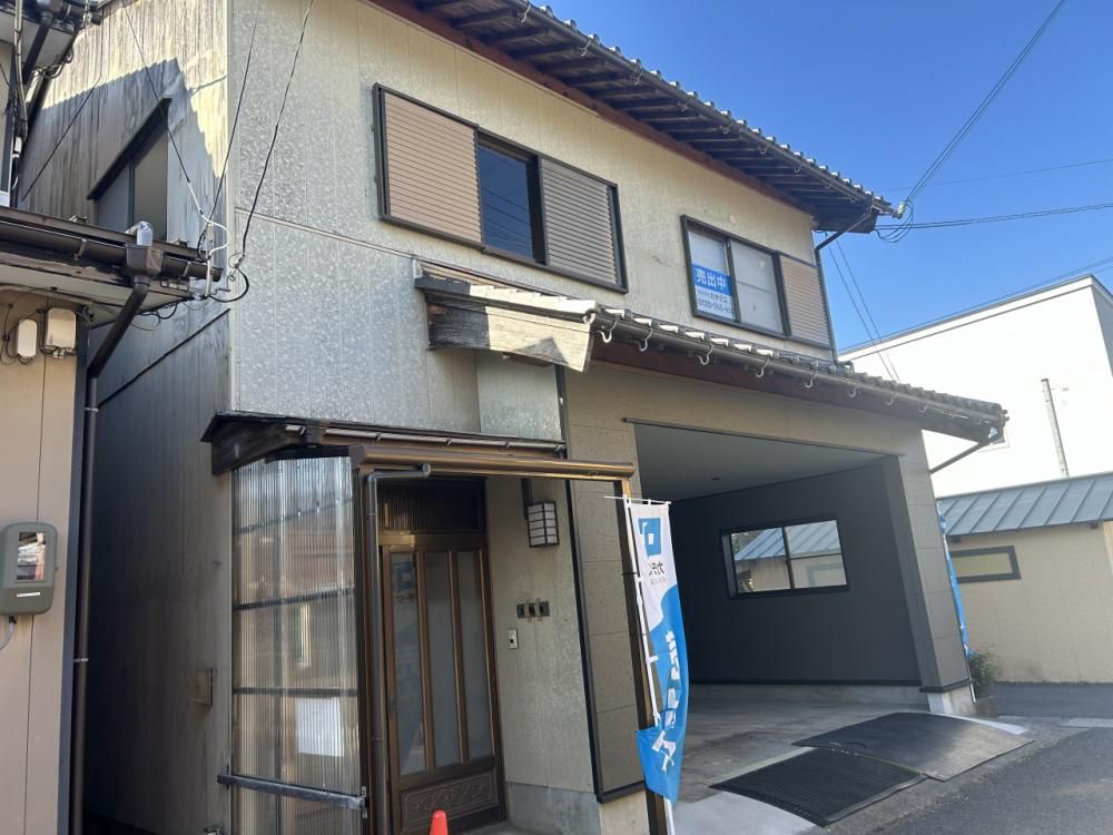 Renovated 4LDK House with Internal Garage in Obama, Fukui - Image 1