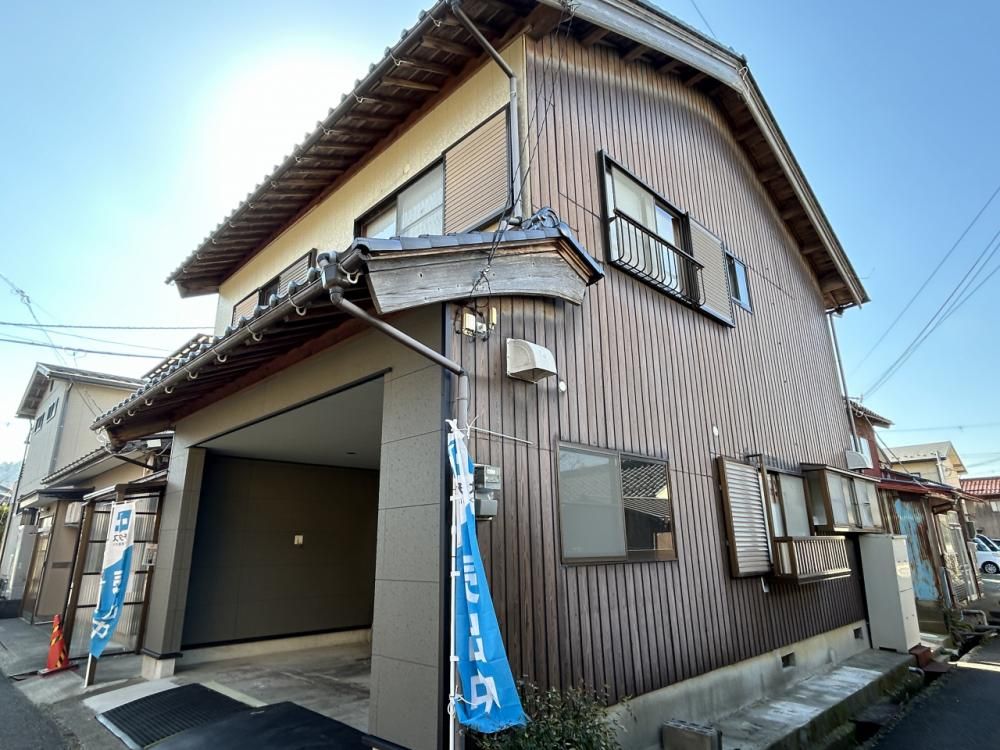 Renovated 4LDK House with Internal Garage in Obama, Fukui - Thumbnail 2