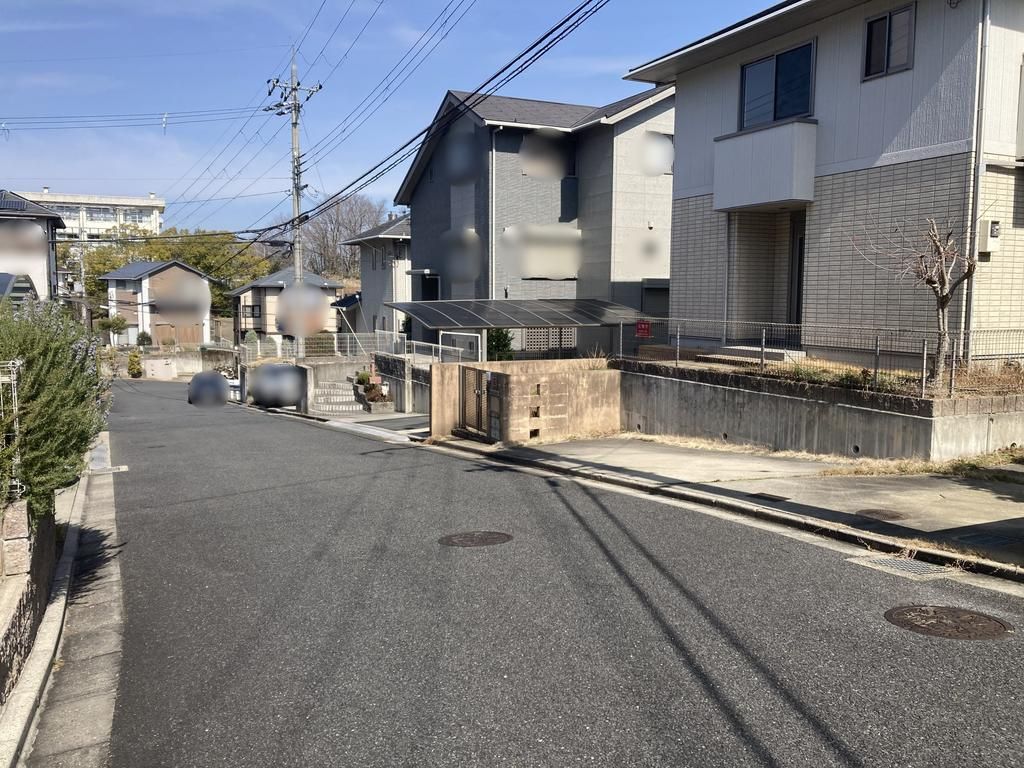 5LDK Detached House for Sale in Nara's Tezukayama Area - Thumbnail 2